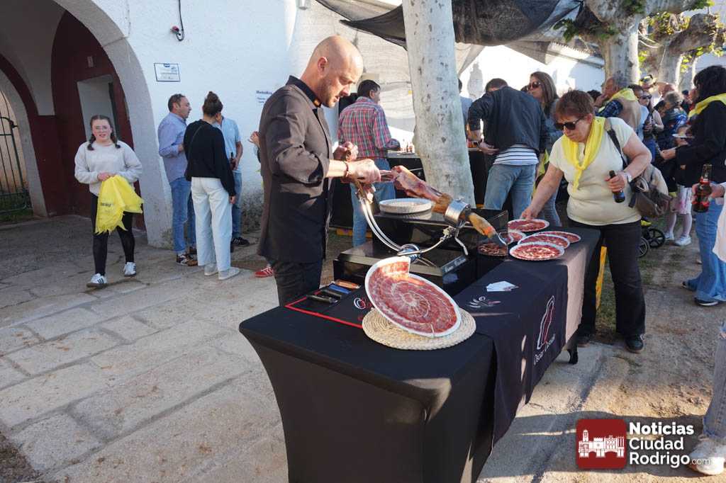 (VIDEO y FOTOS) Jamón, carretones y animación en el inicio de las fiestas de Águeda