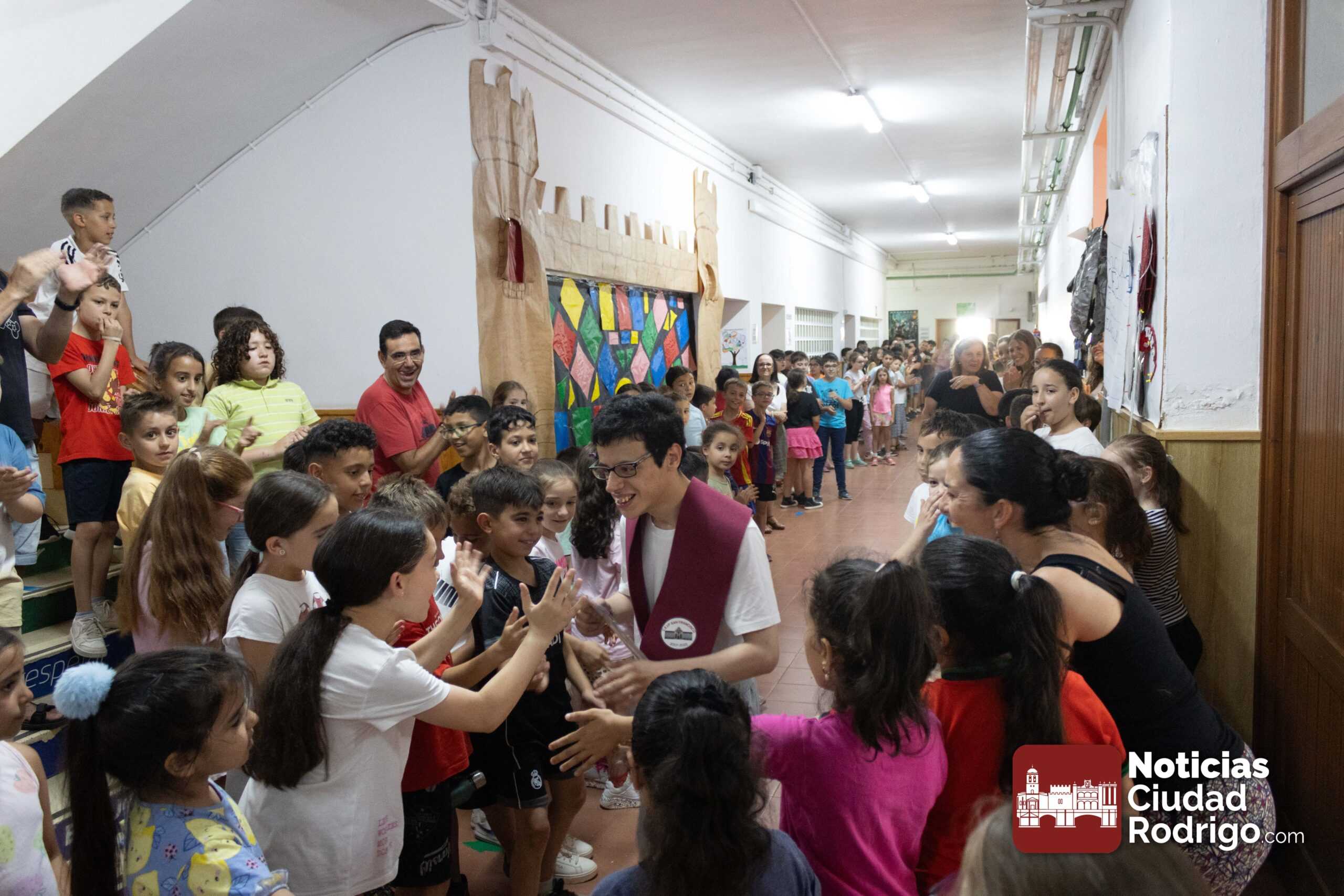 Una despedida especial y repleta de cariño para Ángel en el colegio San Francisco