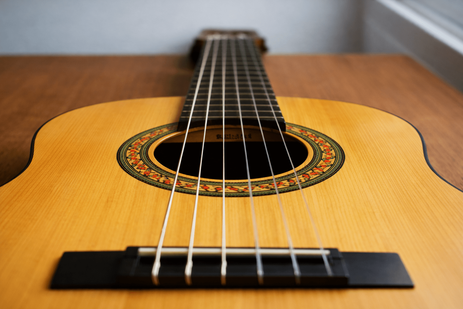 La Asociación de Vecinos de Águeda oferta clases de guitarra en el Centro Social