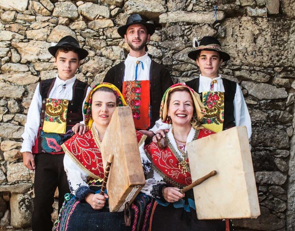 La Asociación El Pandero Cuadrado de Peñaparda recibe el I Premio de la Música Folk y Tradicional de Castilla y León