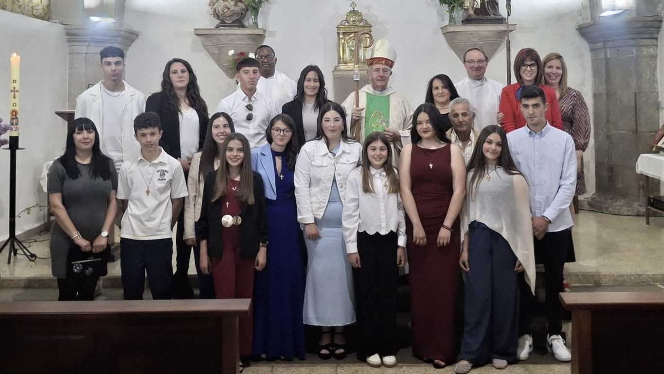 Confirmación de ocho jóvenes en Navasfrías