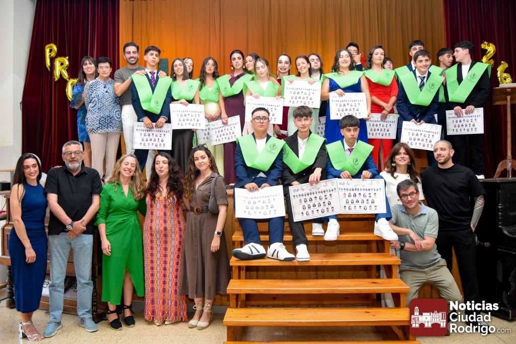 GALERÍA DE FOTOS/ Los alumnos de 4º ESO de Misioneras de la Providencia-Santa Teresa cierran ciclo en una emotiva graduación