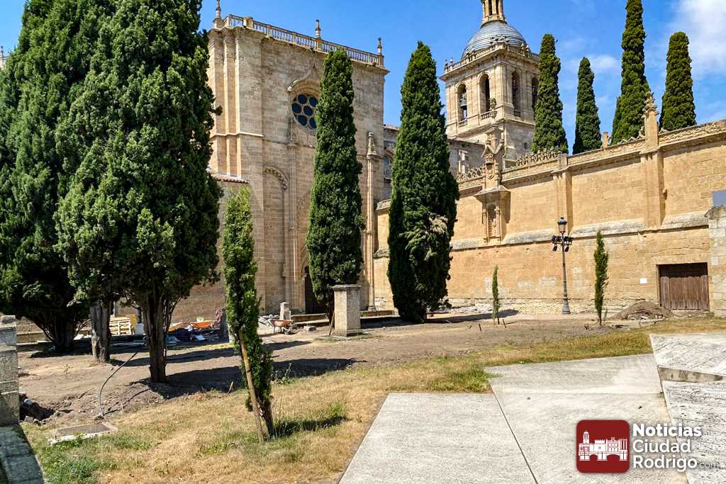 Avanzan las obras en la Plaza Amayuelas, que empieza a mostrar otra «cara»