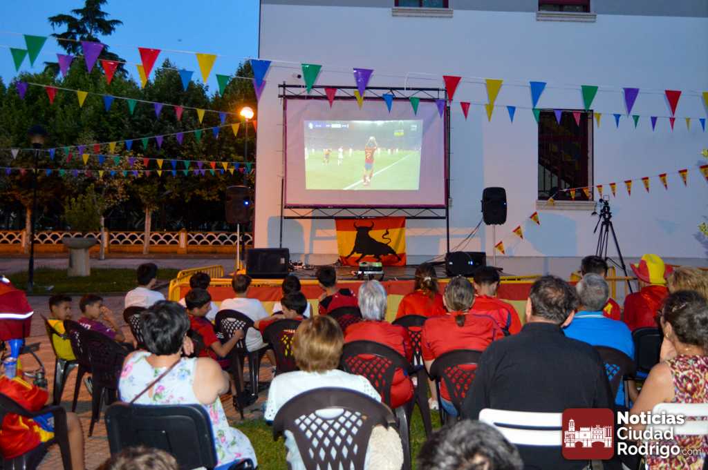 El Ayuntamiento autoriza la instalación de pantallas de televisión en las terrazas para ver el Mundial