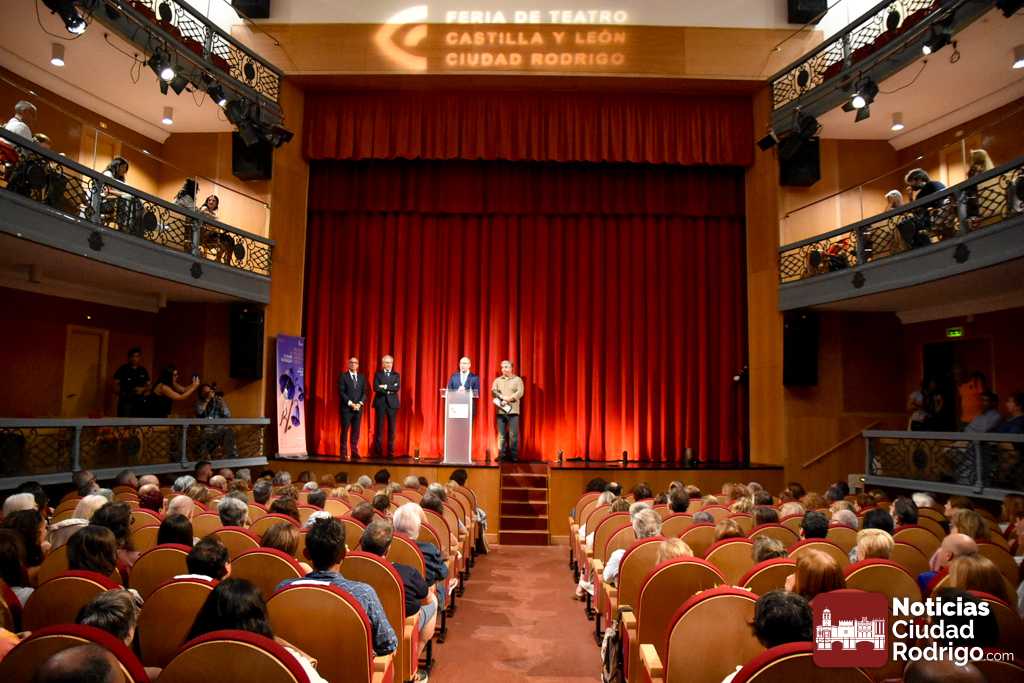 Inaugurada la 29ª Feria de Teatro en Ciudad Rodrigo con un recuerdo especial a José Manuel de Luis Esteban