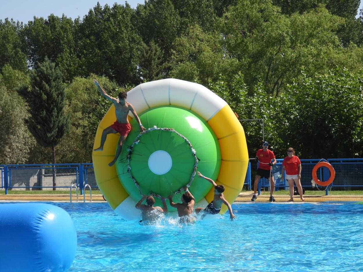 Espectacular puesta en escena, desarrollo y aceptación, un año más, de los juegos de las piscinas de Sancti Spíritus.