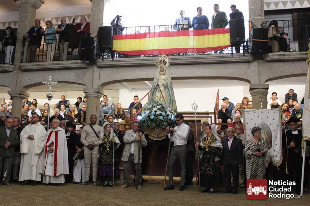 (FOTOS) Villavieja de Yeltes vuelve a mostrar auténtica pasión charra ante la Virgen de los Caballeros