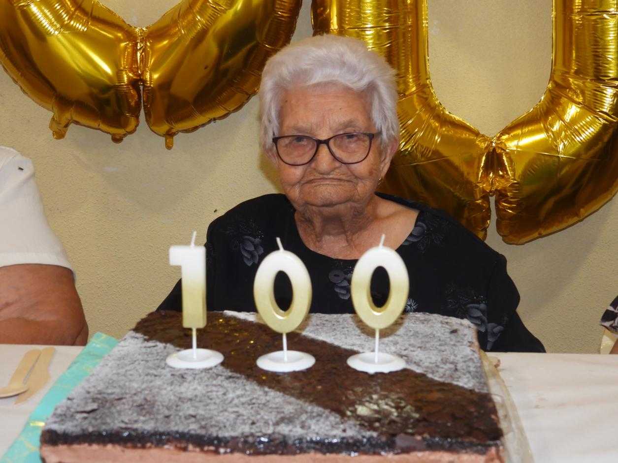 Baltasara Sánchez, primera centenaria de Diosleguarde, celebra su 100 cumpleaños