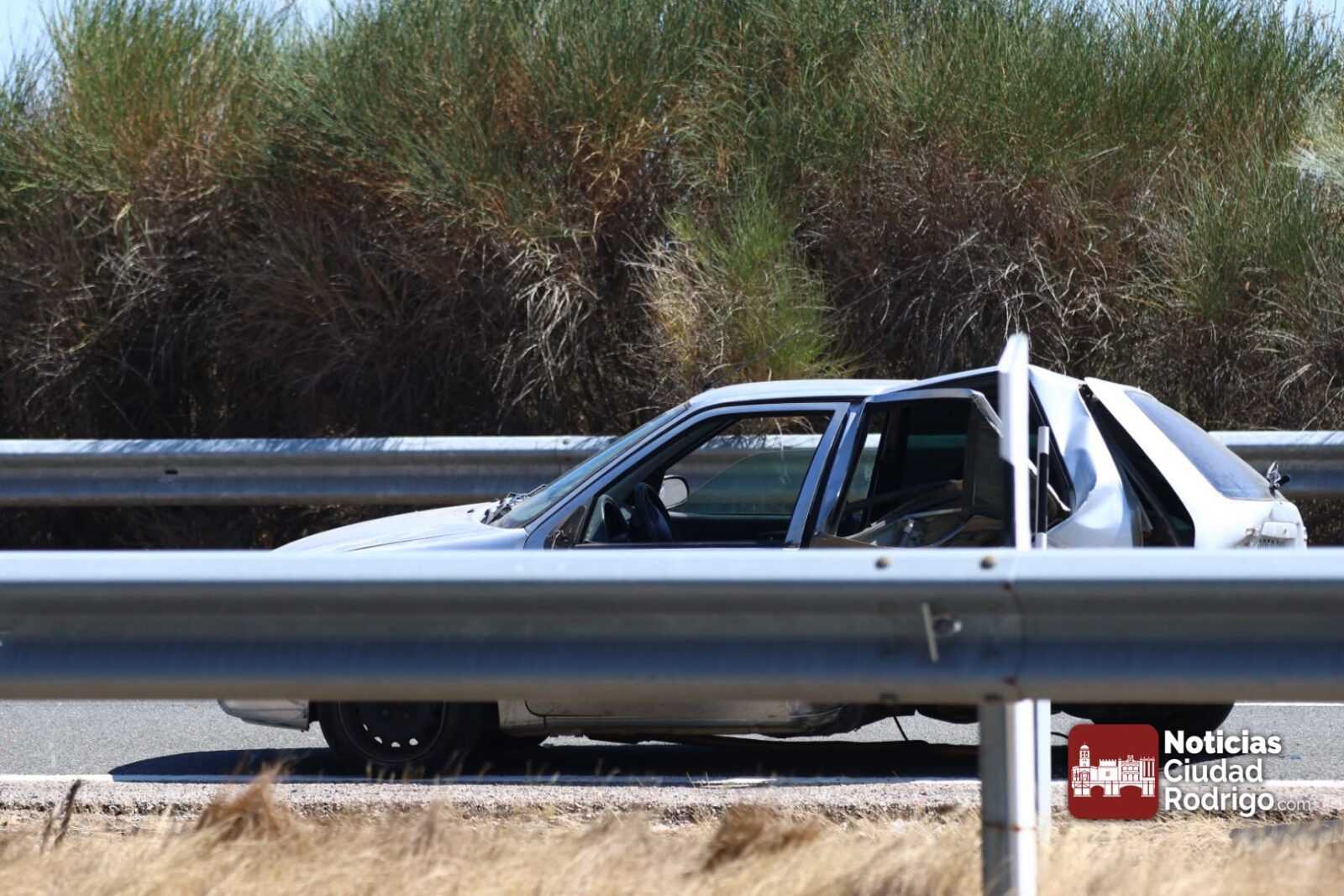 Dos turismos colisionan en la A-62 a la altura de Ciudad Rodrigo