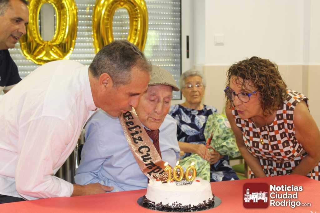 Evaristo Alfonso Cortés, Erasto, recibe un homenaje por sus 100 años, en la Residencia Mixta de Ciudad Rodrigo