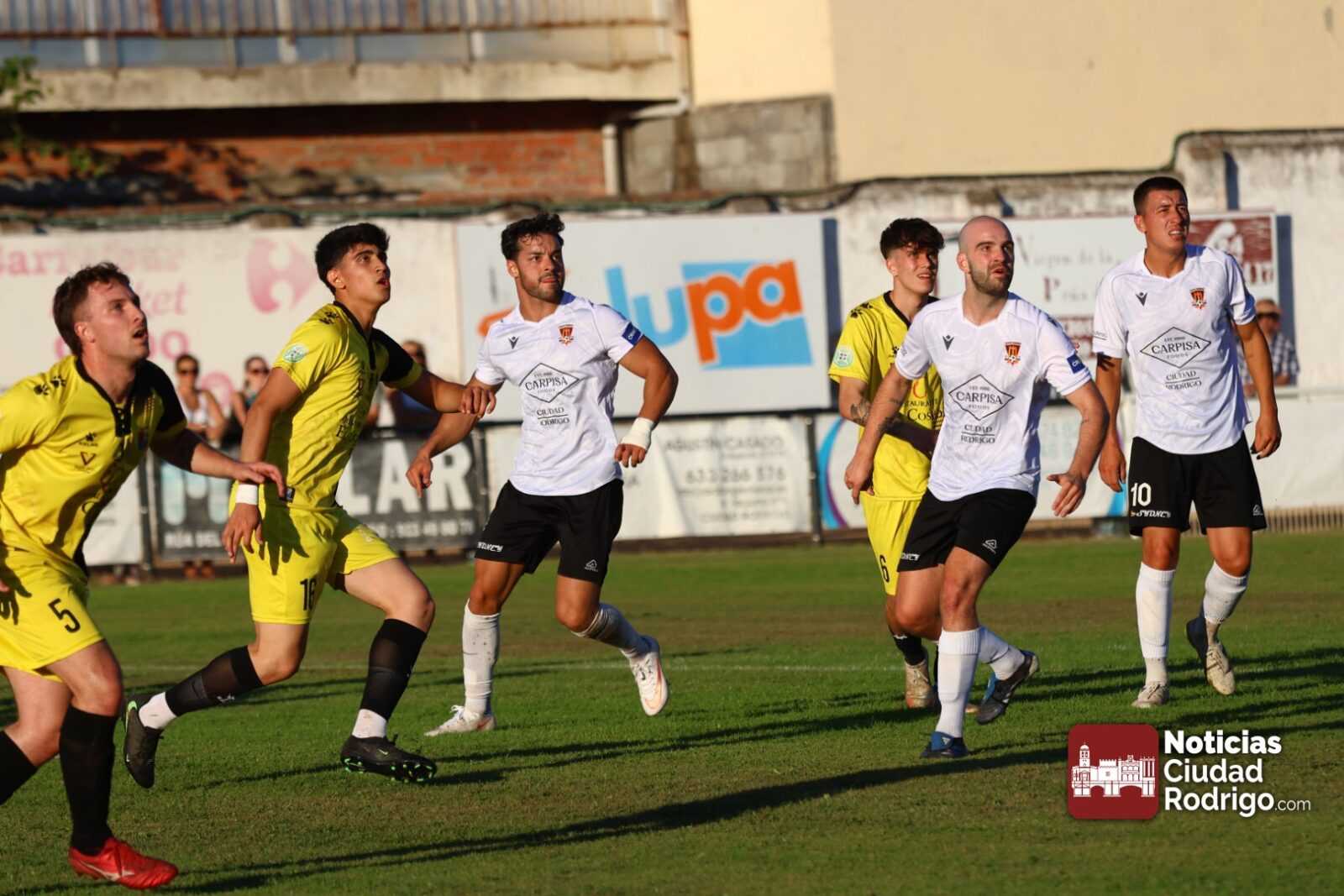 PREVIA/ El Ciudad Rodrigo CF afronta la salida más larga de la temporada para recuperar sensaciones
