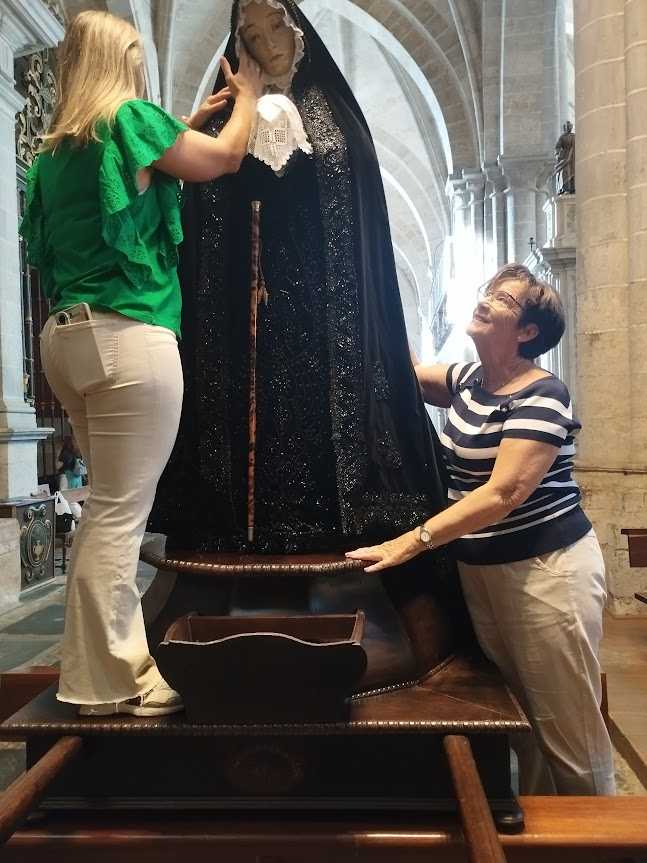 María Teresa Santos y sus hijas serán las mayordomas de honor de la Virgen de la Soledad este año