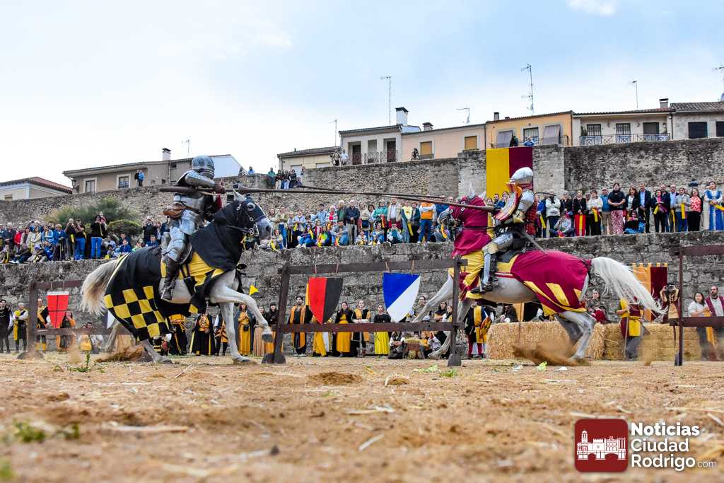 SUPER-GALERÍA DE FOTOS/ Ciudad Rodrigo despide su Feria Medieval con un espectacular I Torneo de Caballeros «Doña Teresa»