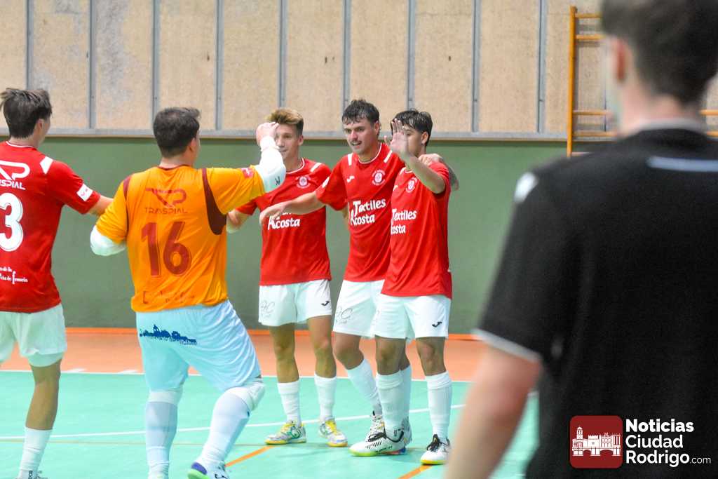 El CD Tres Columnas golea al Trepalio León Sala y sale disparado a por el liderato en Tercera División (10-2)