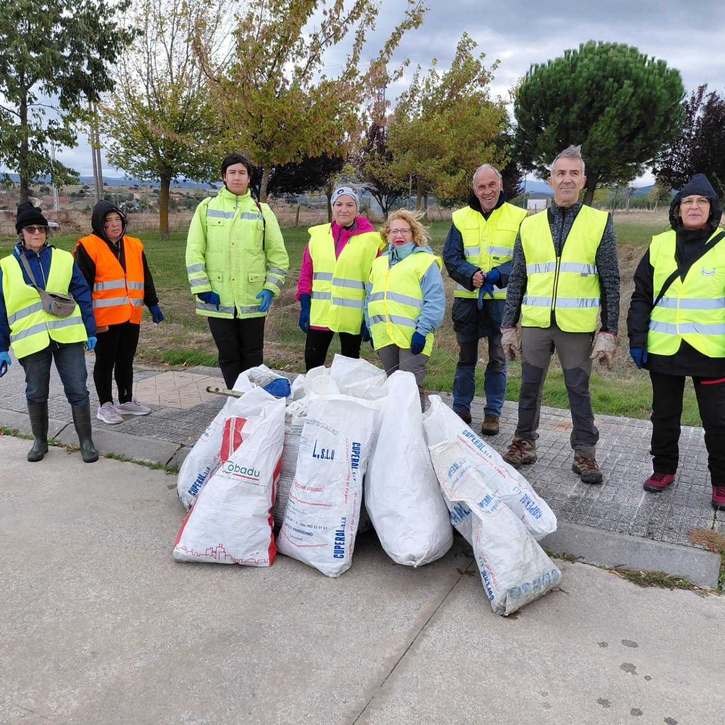 ASENAVIS realiza una recogida de basuras en entornos naturales de Ciudad Rodrigo