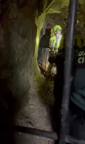 (VIDEO) Rescatado de un pozo en las minas de wolframio de Navasfrías