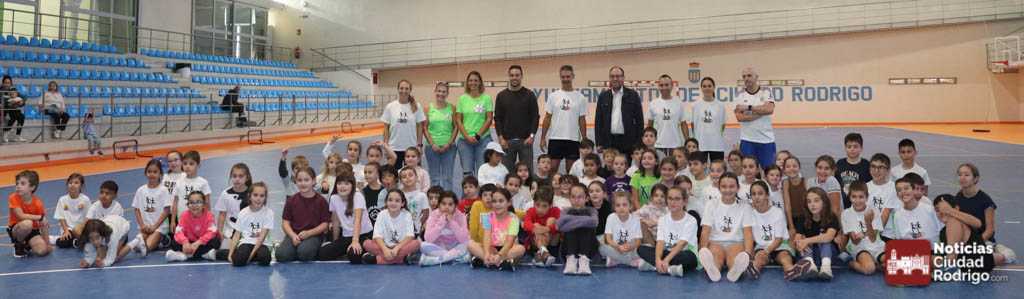 Impulso al atletismo en Miróbriga: 86 participantes en la Escuela, próximas reformas en las pistas y una carrera popular la semana que viene