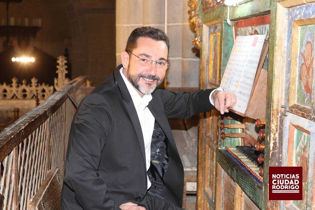 Los Sonidos Centenarios llenaron de música la Catedral de la mano de Augusto Belau