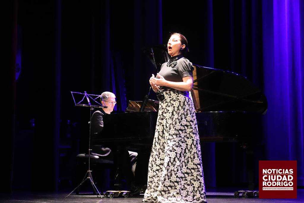 Gran expectación ante el concierto de Montserrat Martí Caballé en el teatro Nuevo «Fernando Arrabal»