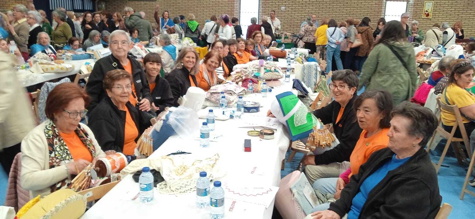 Encajeras de Ciudad Rodrigo, Fuenteguinaldo y La Fuente de San Esteban participan en el encuentro de bolillos de Valladolid