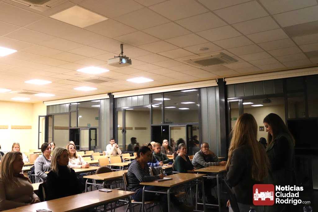 Redes sociales y adicción al juego, temática de la charla dirigida a familias hoy en Ciudad Rodrigo